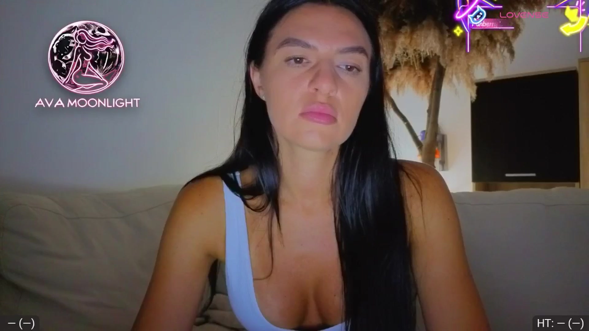 Gallery image thumbnail from AvaMoonlight's myfreecams stream on, 07/27/2025, 22:17 image 11 of 20