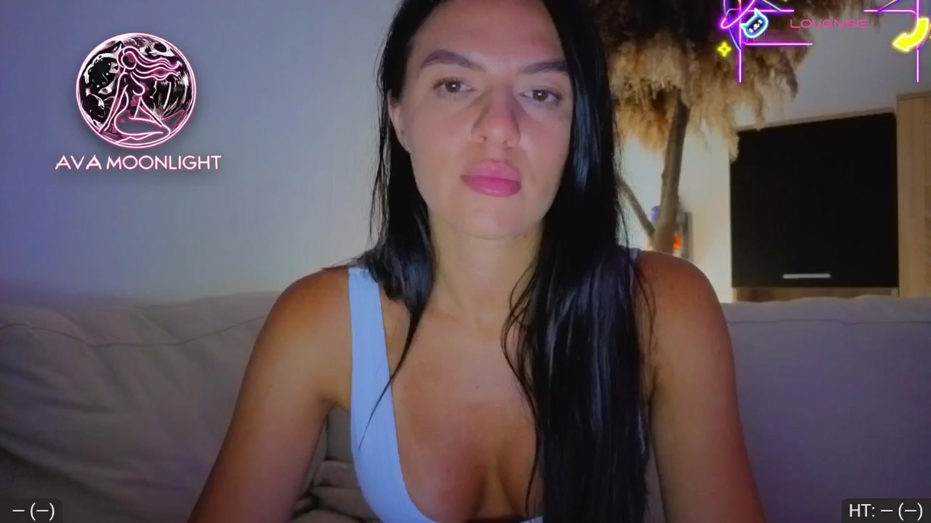 Gallery image thumbnail from AvaMoonlight's myfreecams stream on, 07/27/2025, 22:17 image 6 of 20