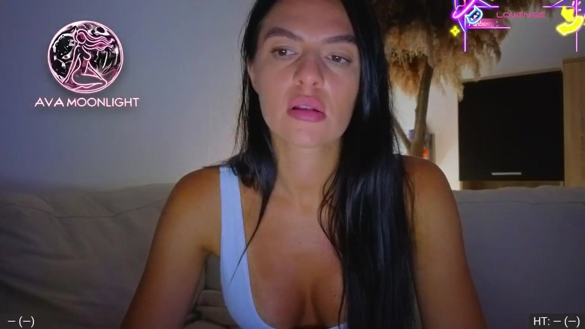 Gallery image thumbnail from AvaMoonlight's myfreecams stream on, 07/27/2025, 22:17 image 5 of 20