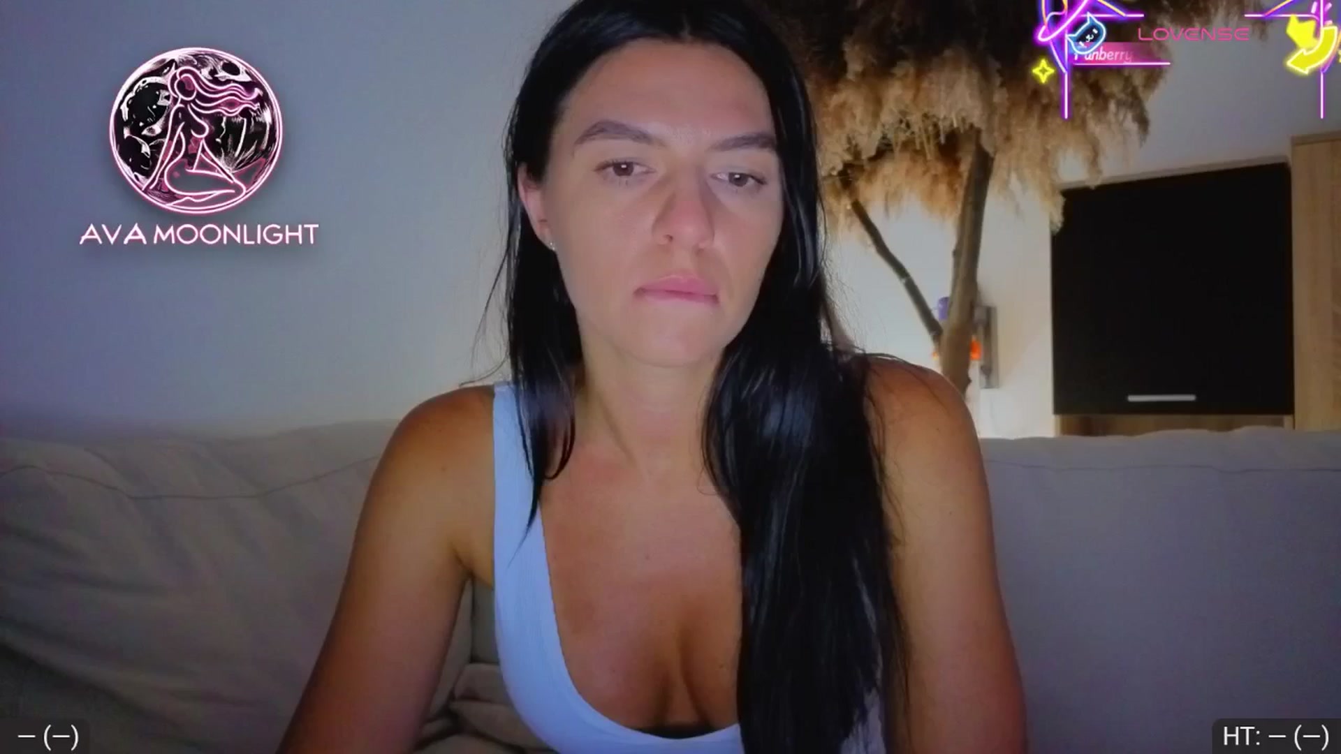 Gallery image thumbnail from AvaMoonlight's myfreecams stream on, 07/27/2025, 22:17 image 1 of 20