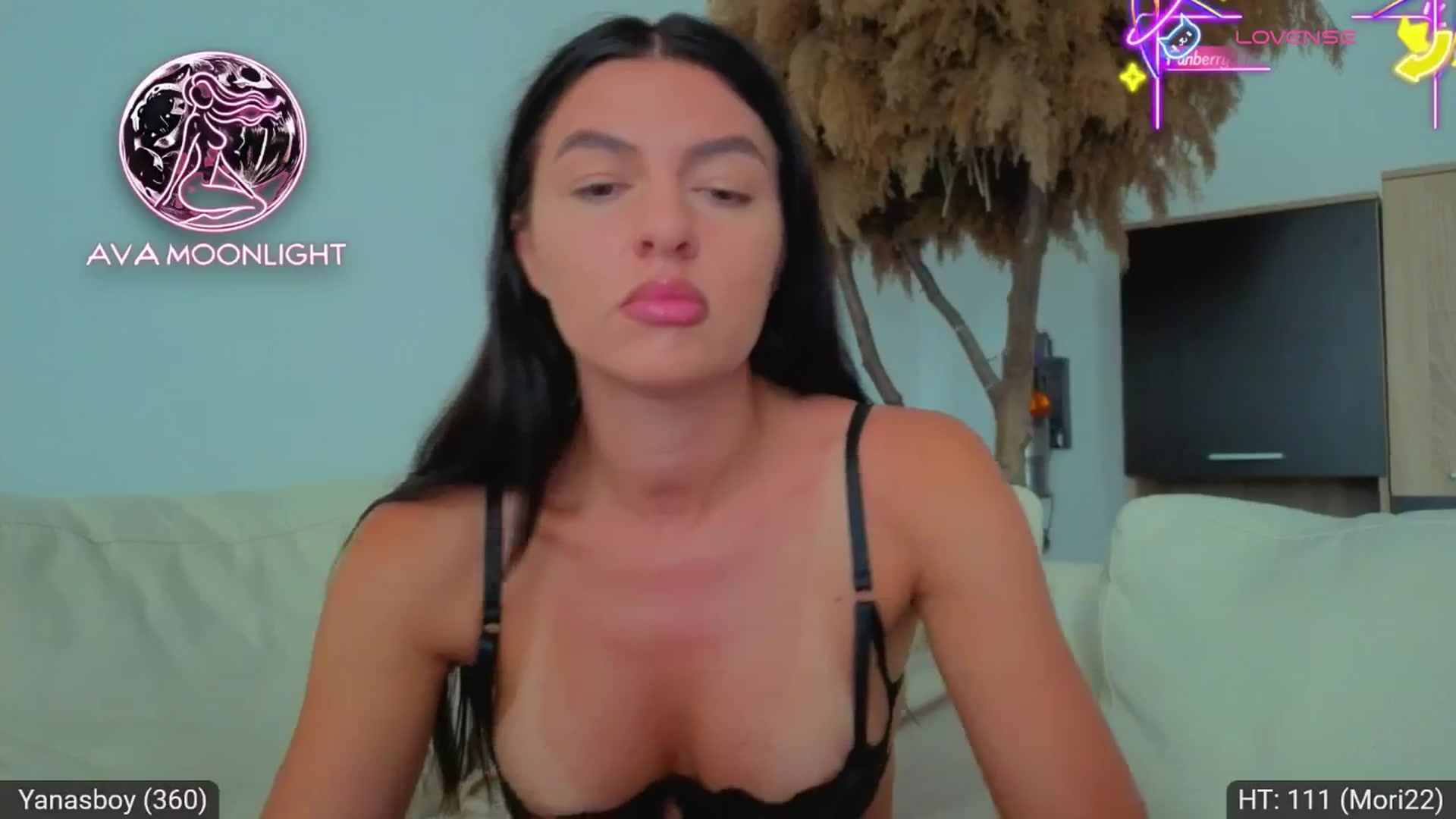 Gallery image thumbnail from AvaMoonlight's myfreecams stream on, 08/03/2025, 16:05 image 19 of 20