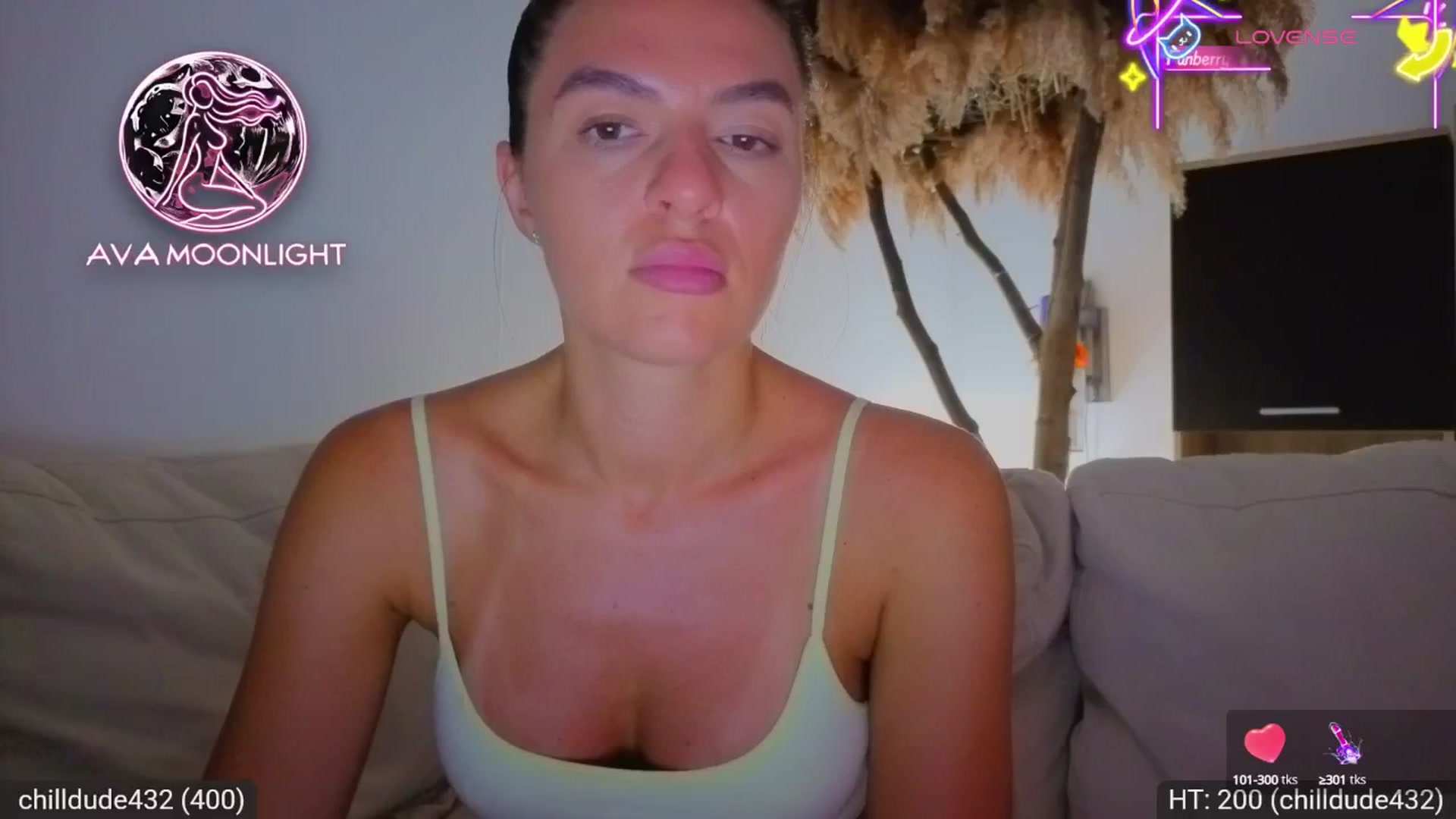 Gallery image thumbnail from AvaMoonlight's myfreecams stream on, 08/06/2025, 23:49 image 17 of 20