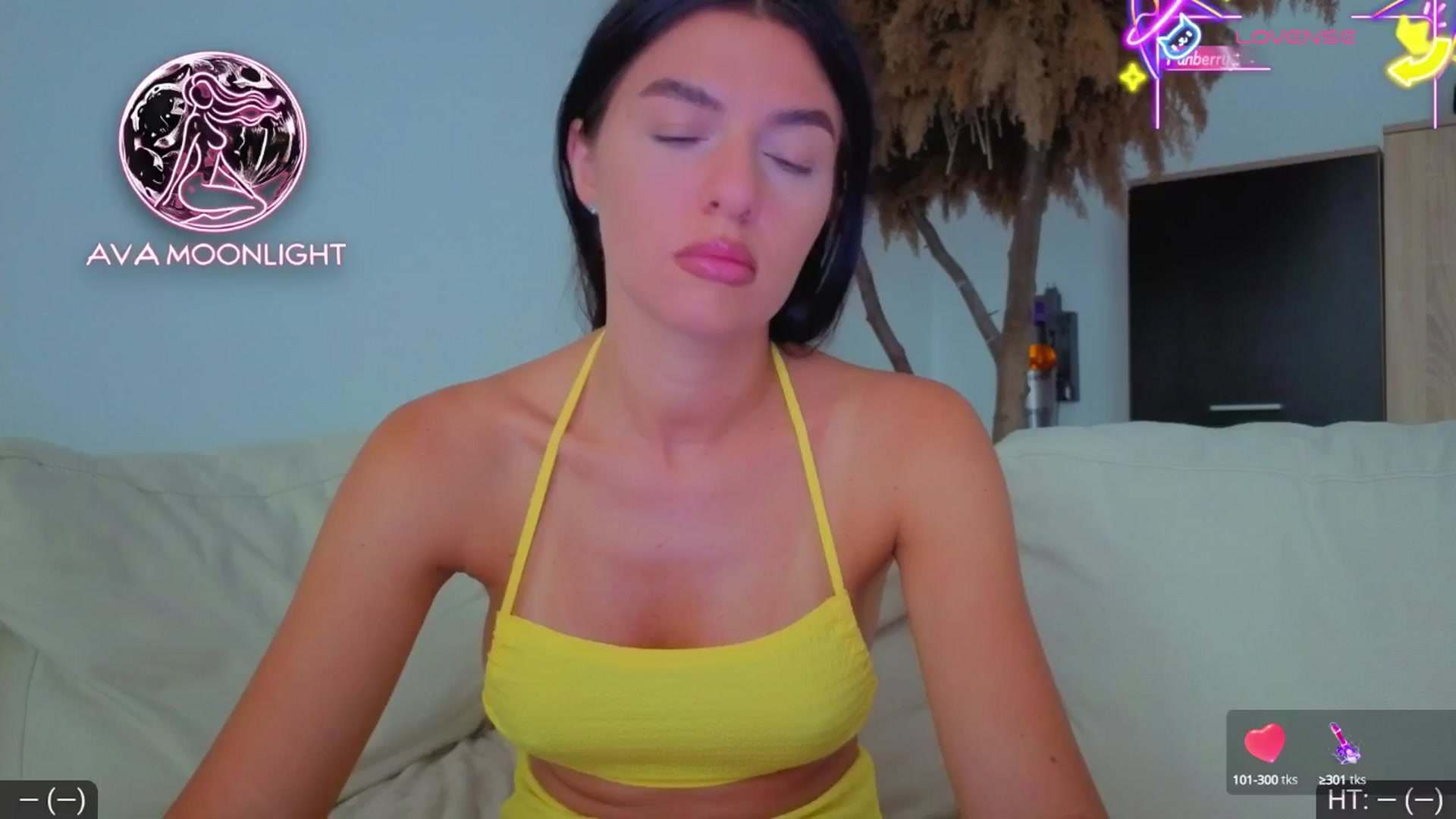 Gallery image thumbnail from AvaMoonlight's myfreecams stream on, 08/17/2025, 16:06 image 4 of 20