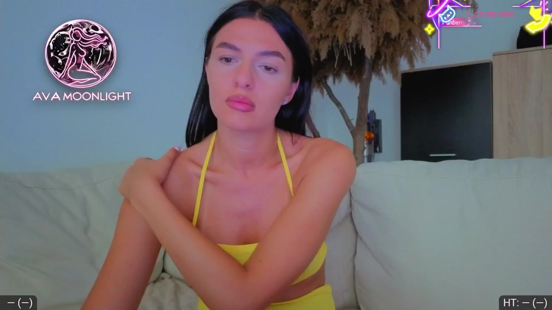 Gallery image thumbnail from AvaMoonlight's myfreecams stream on, 08/17/2025, 16:06 image 10 of 20