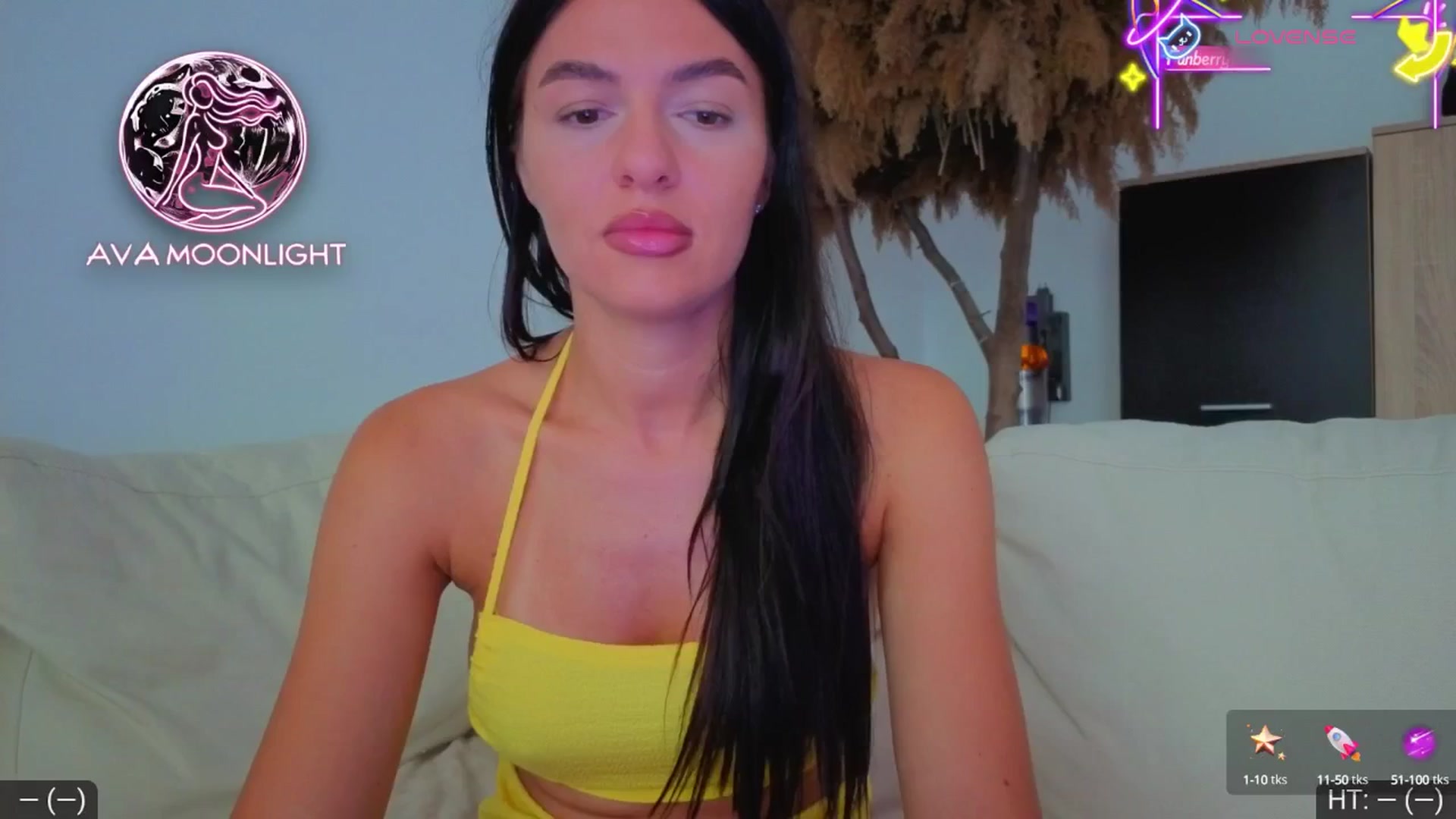Gallery image thumbnail from AvaMoonlight's myfreecams stream on, 08/17/2025, 16:06 image 6 of 20