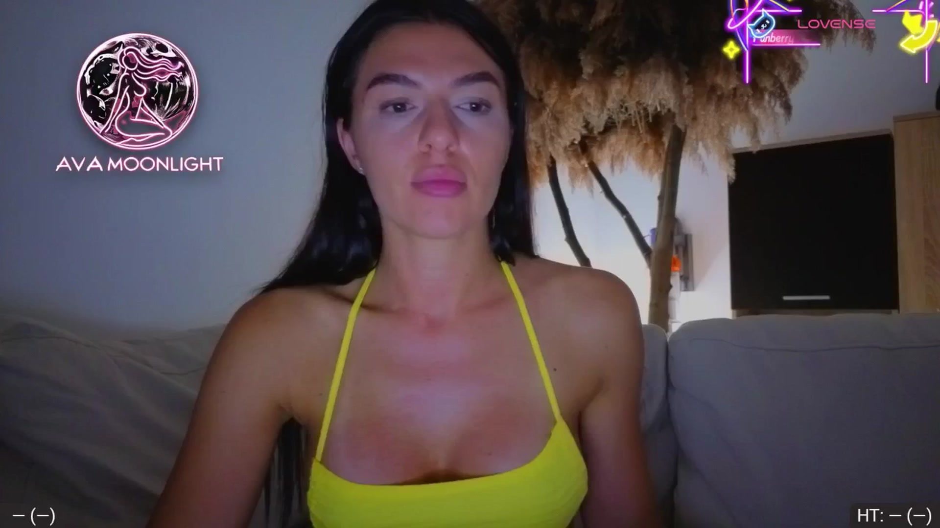 Gallery image thumbnail from AvaMoonlight's myfreecams stream on, 08/17/2025, 22:47 image 1 of 20