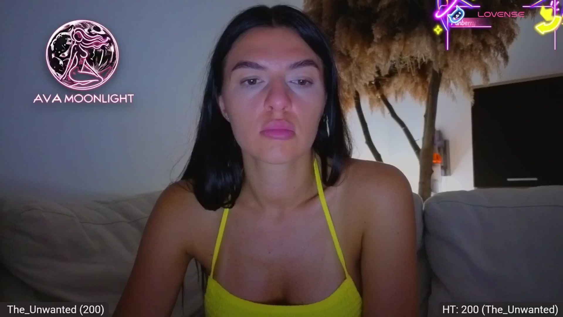 Gallery image thumbnail from AvaMoonlight's myfreecams stream on, 08/18/2025, 24:19 image 17 of 20