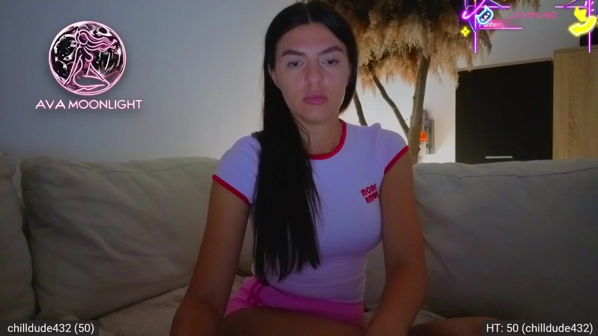 Gallery image thumbnail from AvaMoonlight's myfreecams stream on, 08/20/2025, 24:40 image 10 of 20