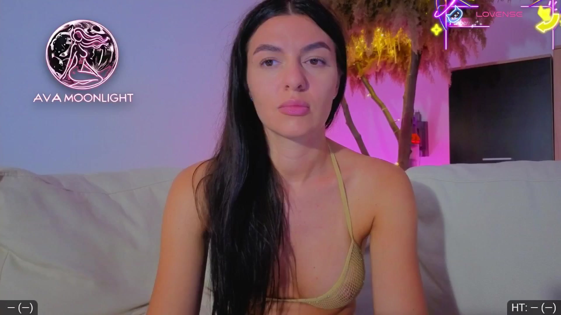 Gallery image thumbnail from AvaMoonlight's myfreecams stream on, 08/20/2025, 22:55 image 14 of 20