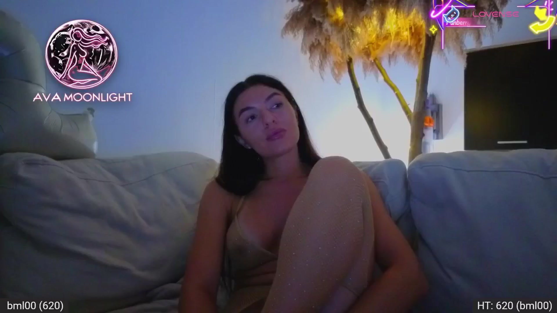 Gallery image thumbnail from AvaMoonlight's myfreecams stream on, 08/21/2025, 24:43 image 5 of 20