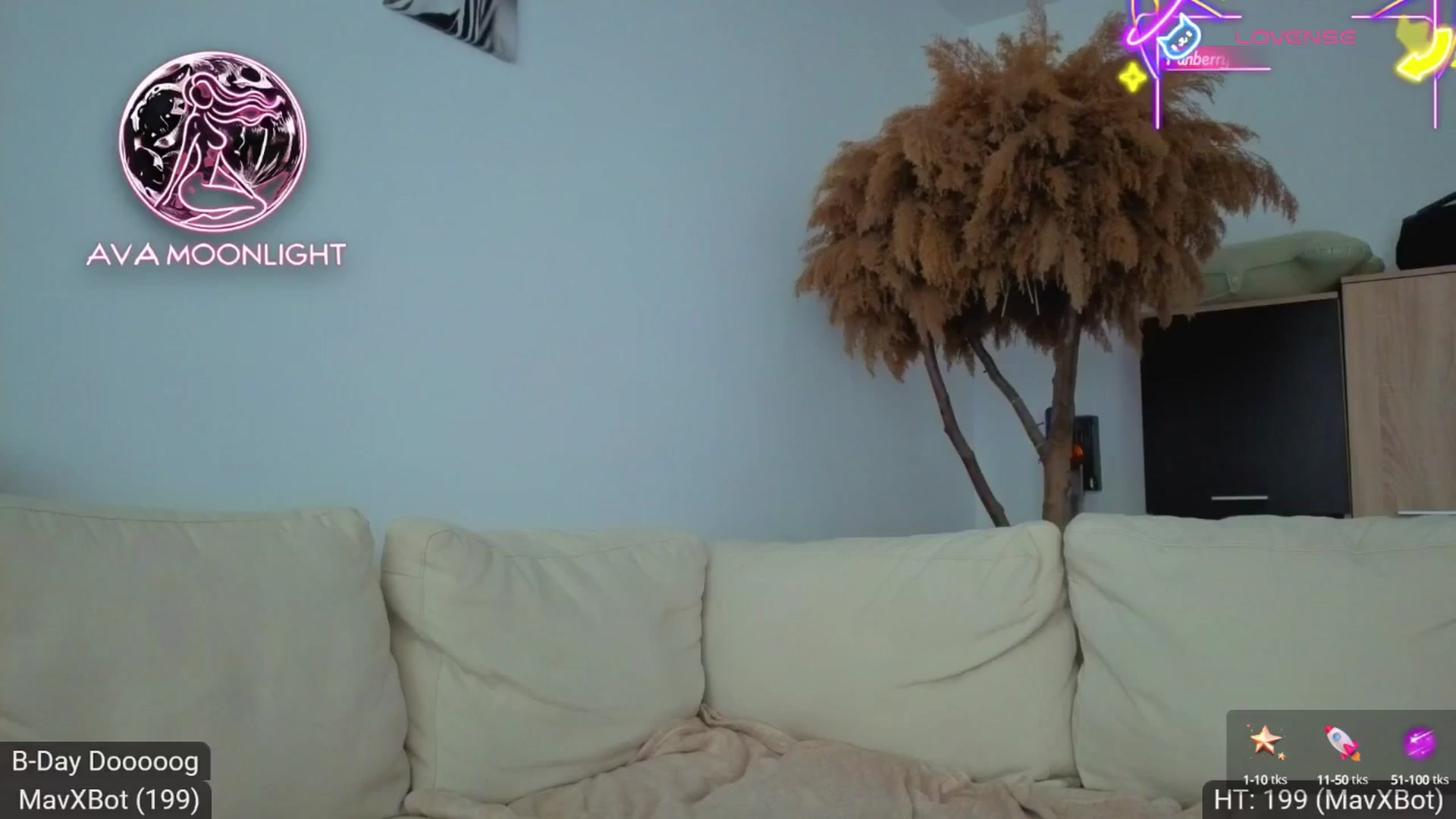 Gallery image thumbnail from AvaMoonlight's myfreecams stream on, 08/21/2025, 15:13 image 17 of 20