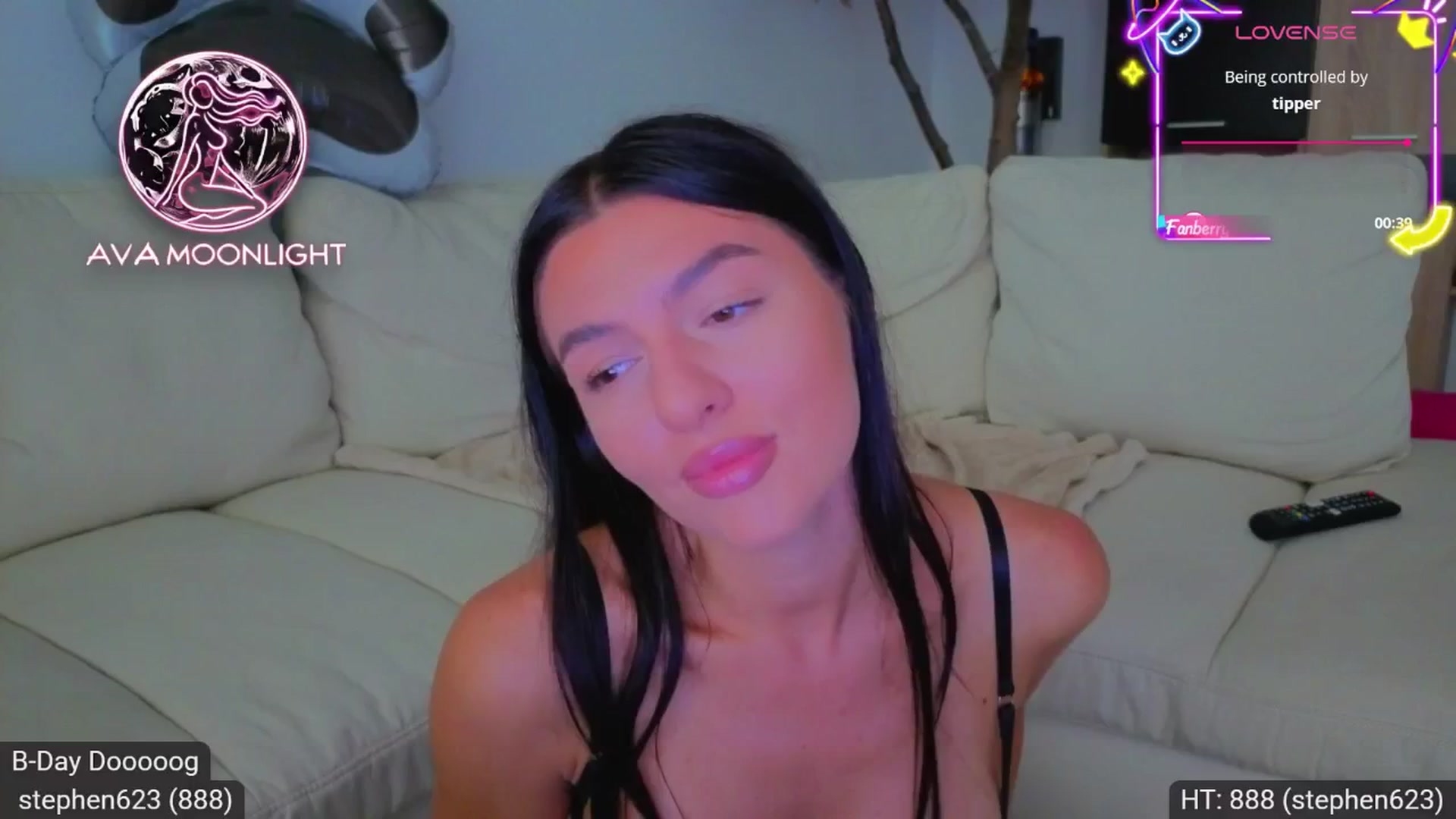 Gallery image thumbnail from AvaMoonlight's myfreecams stream on, 08/21/2025, 15:43 image 18 of 20