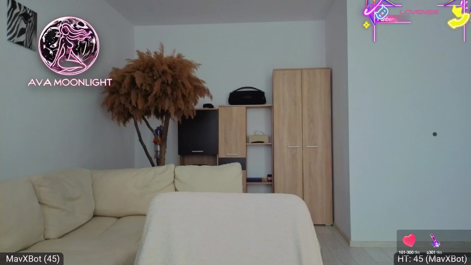 Gallery image thumbnail from AvaMoonlight's myfreecams stream on, 08/22/2025, 15:33 image 9 of 20