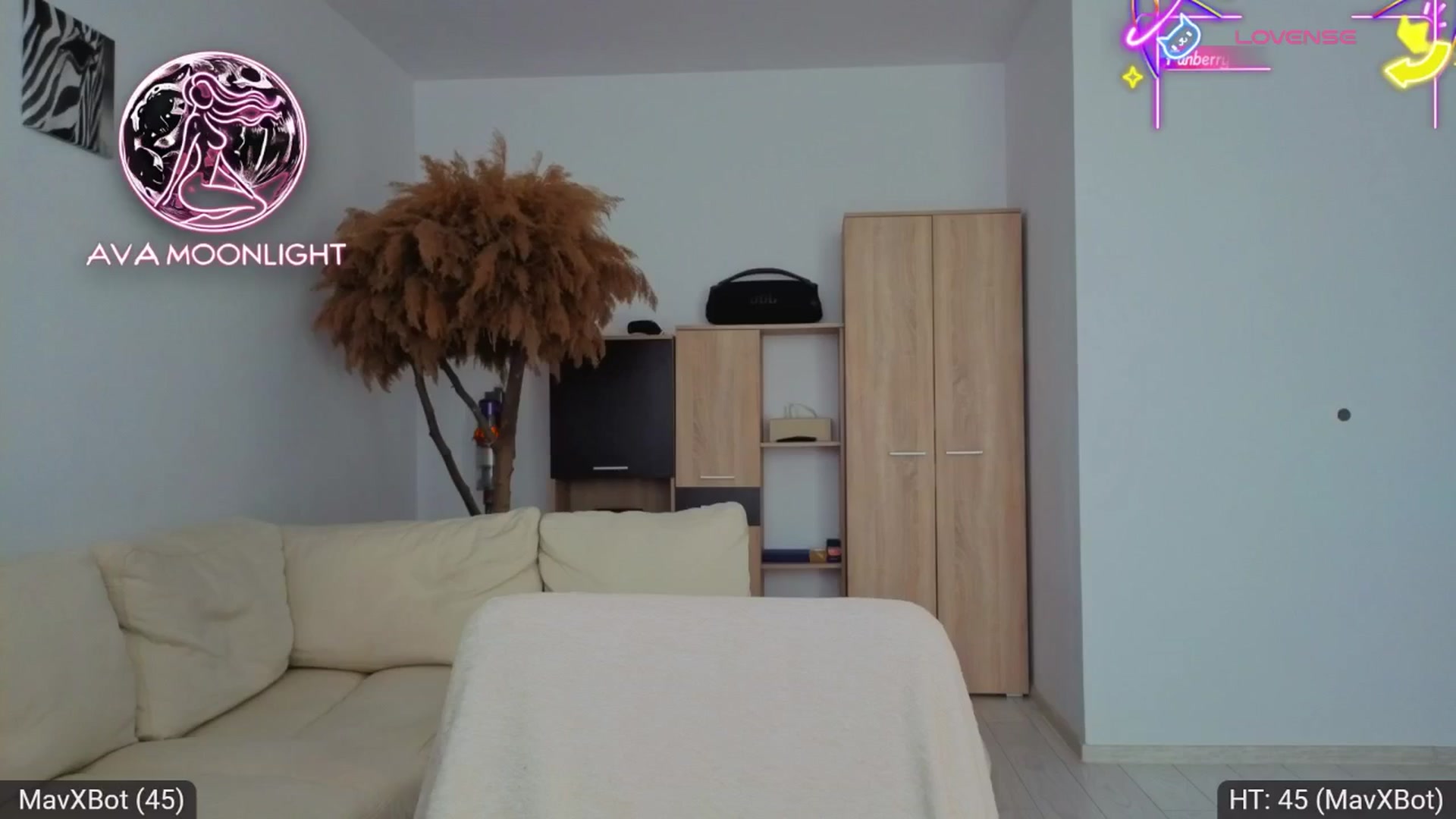 Gallery image thumbnail from AvaMoonlight's myfreecams stream on, 08/22/2025, 15:33 image 10 of 20