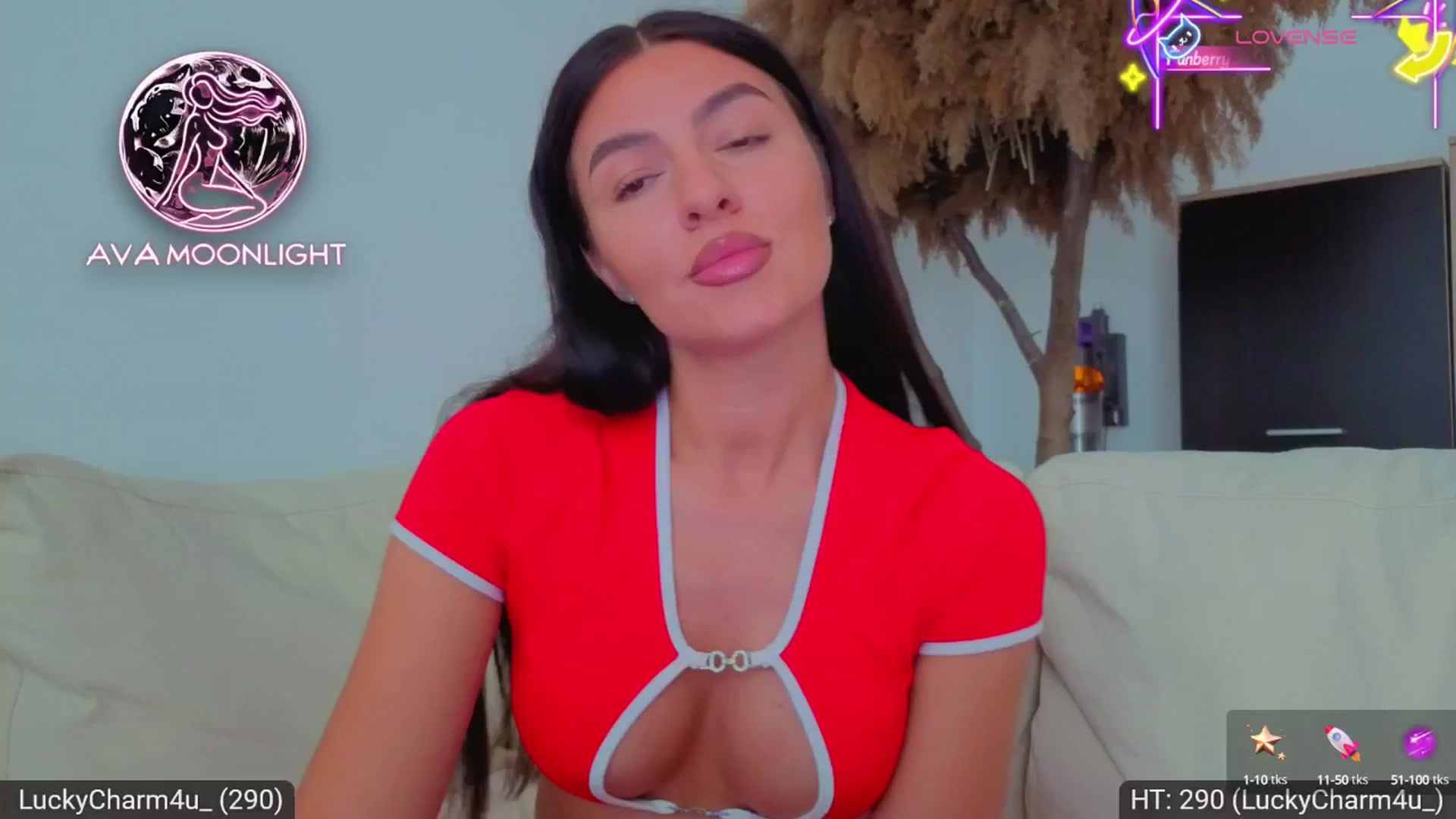 Gallery image thumbnail from AvaMoonlight's myfreecams stream on, 08/27/2025, 15:31 image 13 of 20