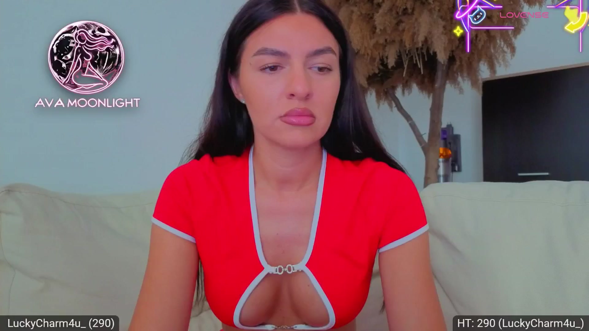 Gallery image thumbnail from AvaMoonlight's myfreecams stream on, 08/27/2025, 15:31 image 12 of 20