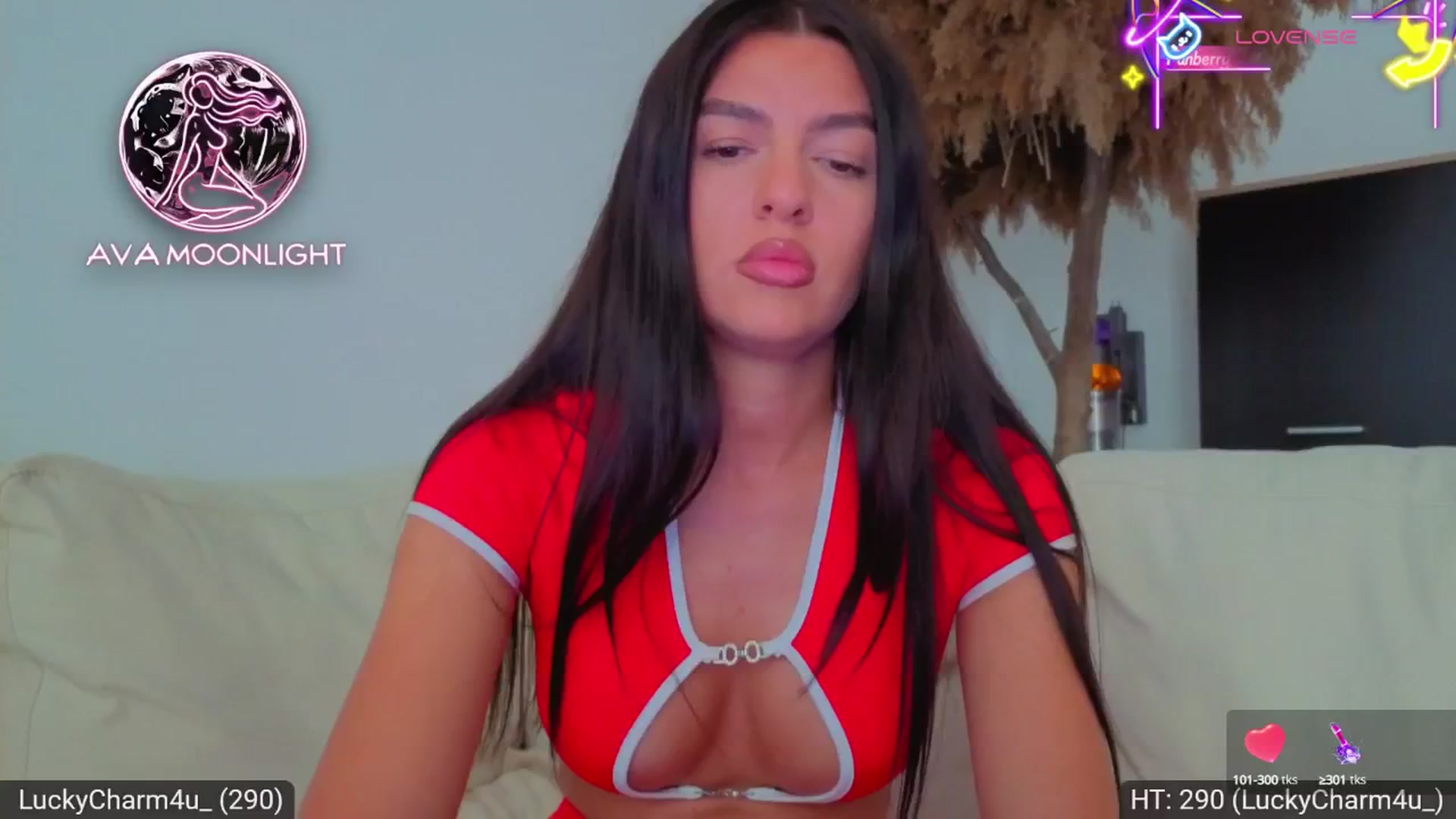 Gallery image thumbnail from AvaMoonlight's myfreecams stream on, 08/27/2025, 16:04 image 10 of 20