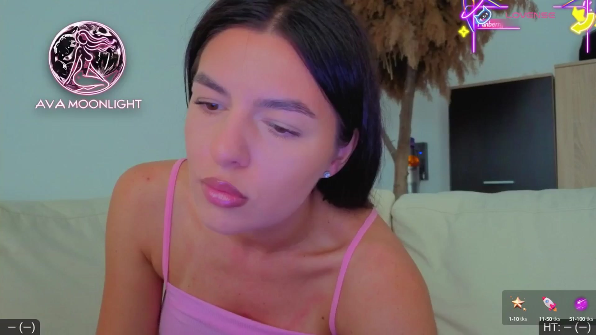 Gallery image thumbnail from AvaMoonlight's myfreecams stream on, 08/28/2025, 16:09 image 13 of 20