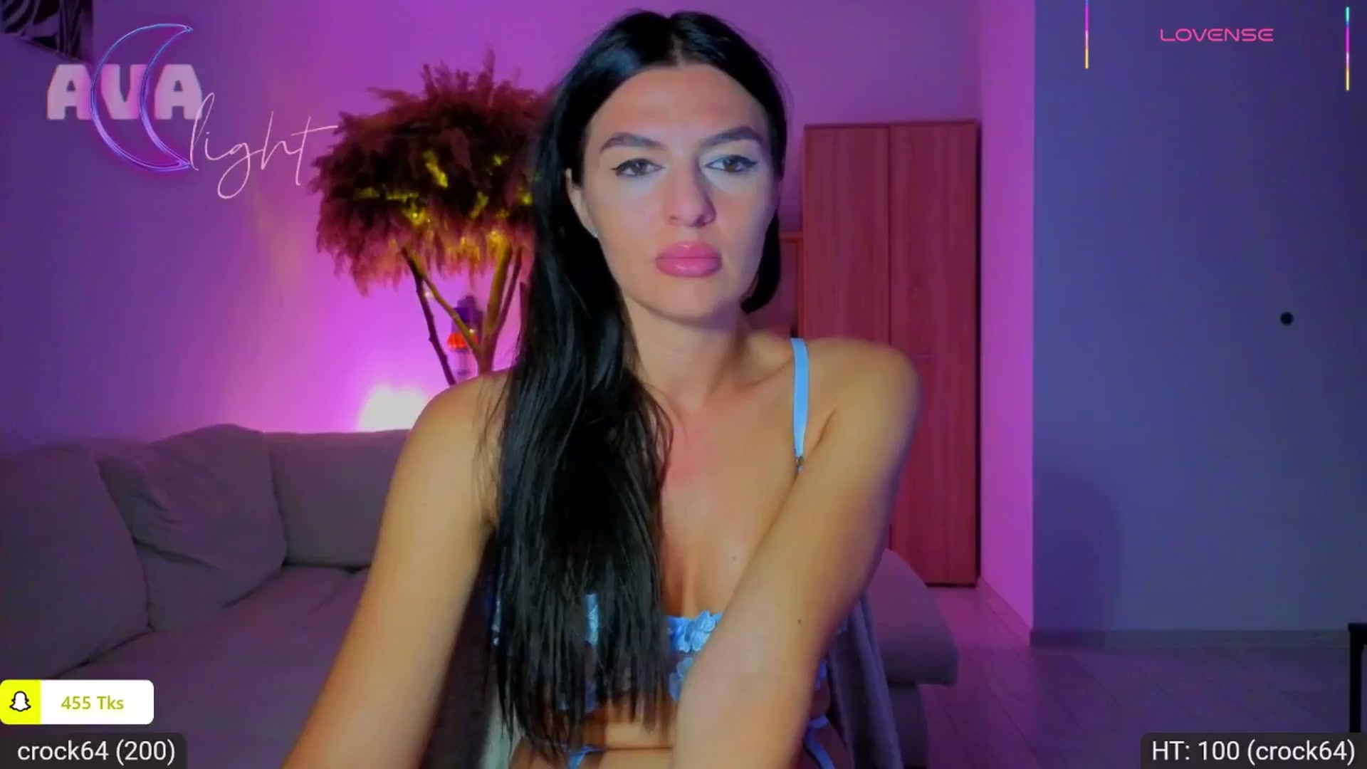 Gallery image thumbnail from AvaMoonlight's myfreecams stream on, 09/05/2025, 24:03 image 17 of 20