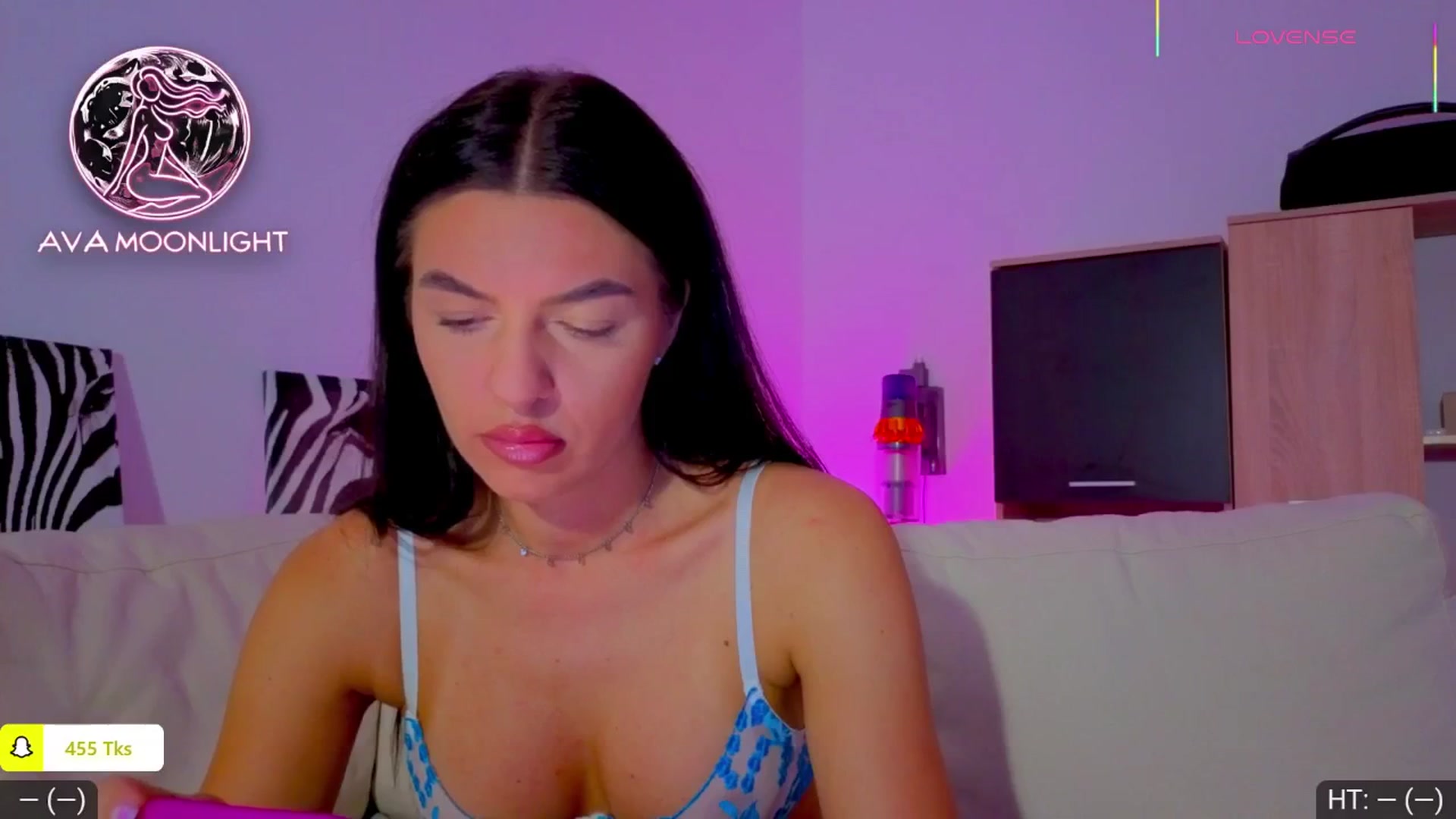 Gallery image thumbnail from AvaMoonlight's myfreecams stream on, 09/16/2025, 21:48 image 15 of 20