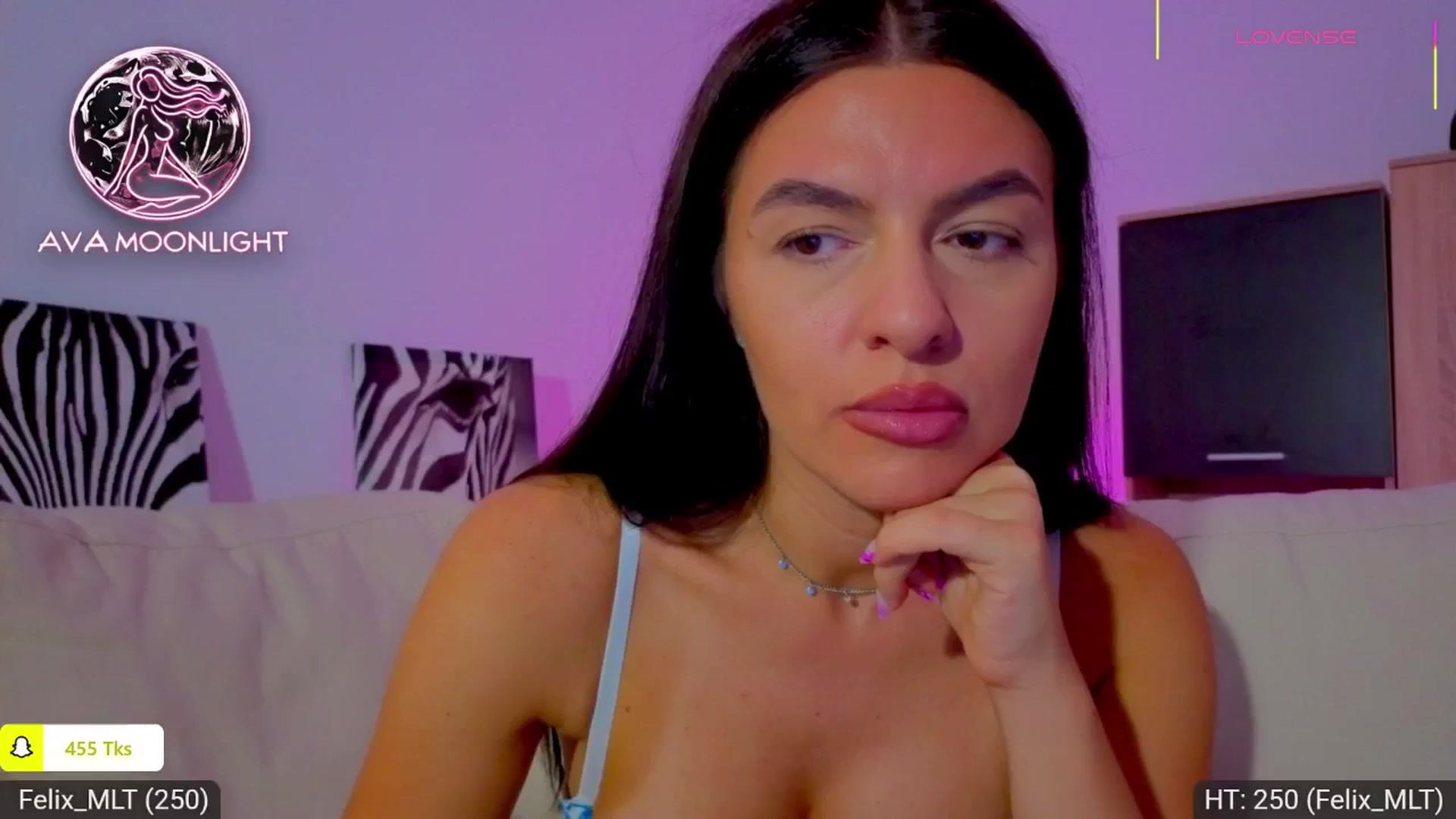 Gallery image thumbnail from AvaMoonlight's myfreecams stream on, 09/17/2025, 24:31 image 7 of 20