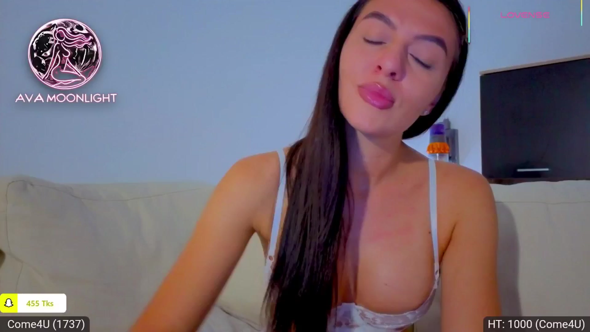 Gallery image thumbnail from AvaMoonlight's myfreecams stream on, 09/23/2025, 24:18 image 7 of 20