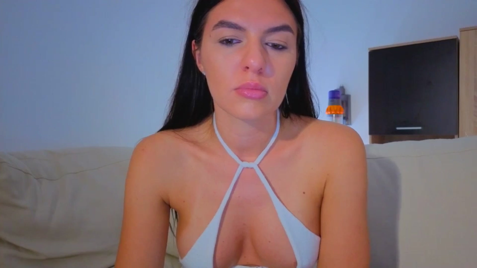 Gallery image thumbnail from AvaMoonlight's myfreecams stream on, 09/28/2025, 24:06 image 17 of 20