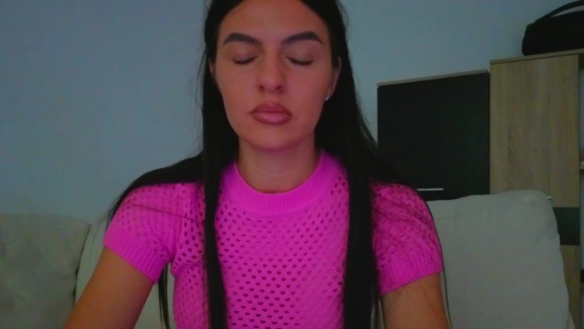 Gallery image thumbnail from AvaMoonlight's myfreecams stream on, 09/28/2025, 16:05 image 14 of 20