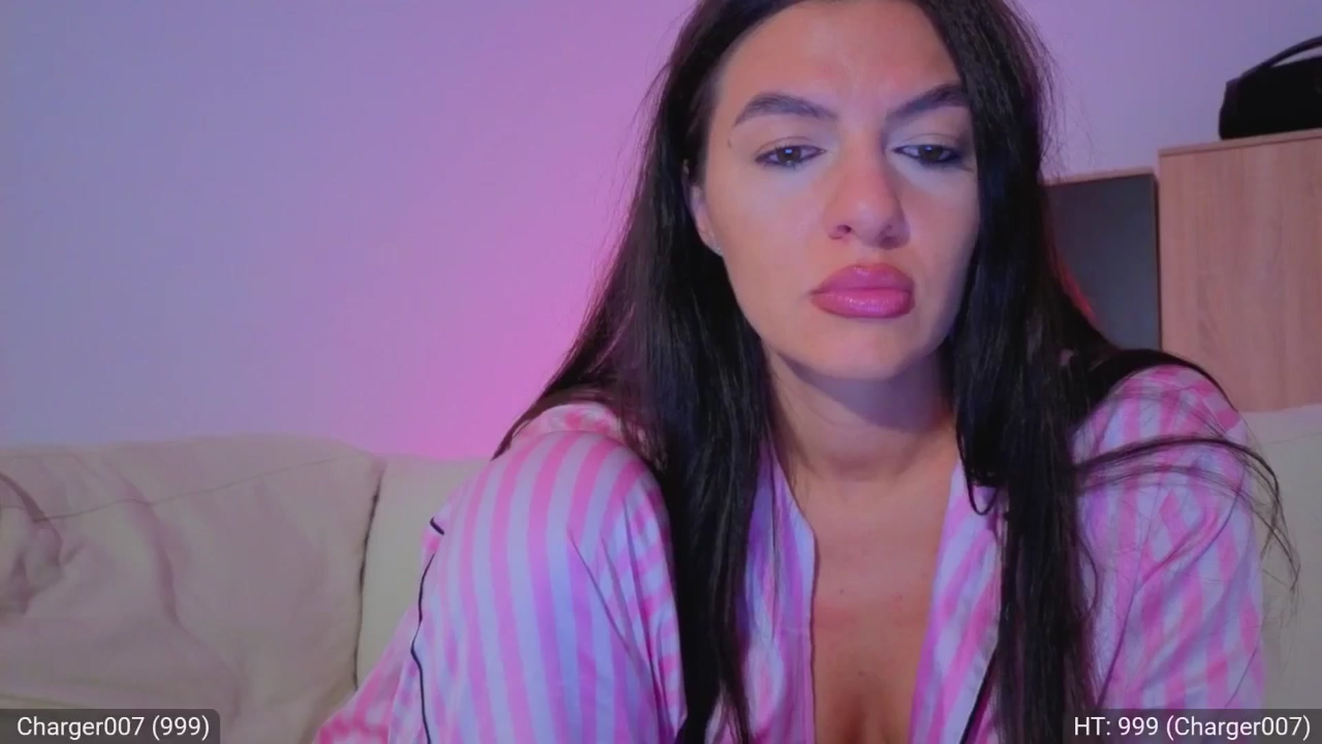 Gallery image thumbnail from AvaMoonlight's myfreecams stream on, 10/01/2025, 24:03 image 13 of 20