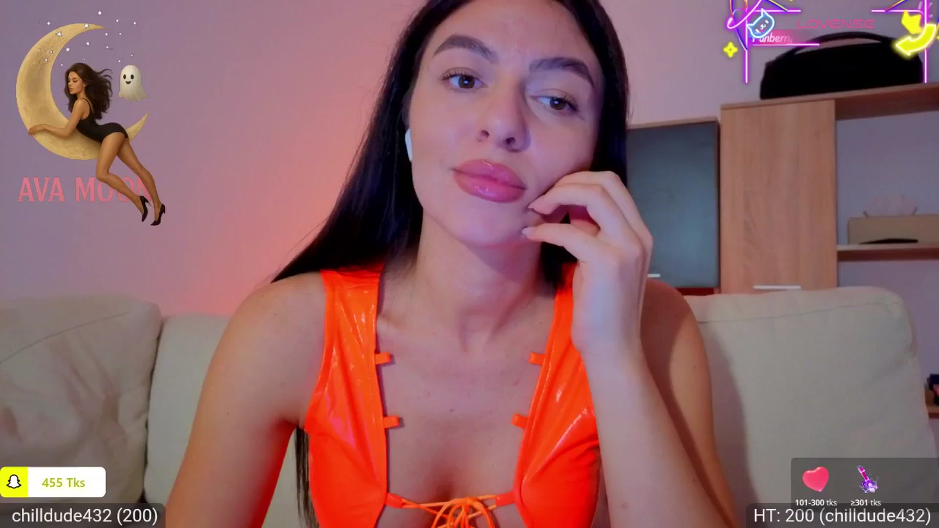 Gallery image thumbnail from AvaMoonlight's myfreecams stream on, 10/19/2025, 15:40 image 13 of 20