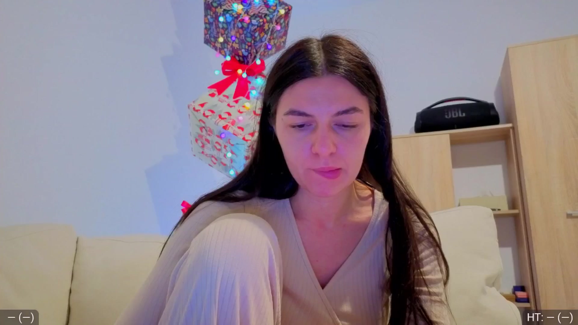 Gallery image thumbnail from AvaMoonlight's myfreecams stream on, 12/21/2025, 16:48 image 4 of 20