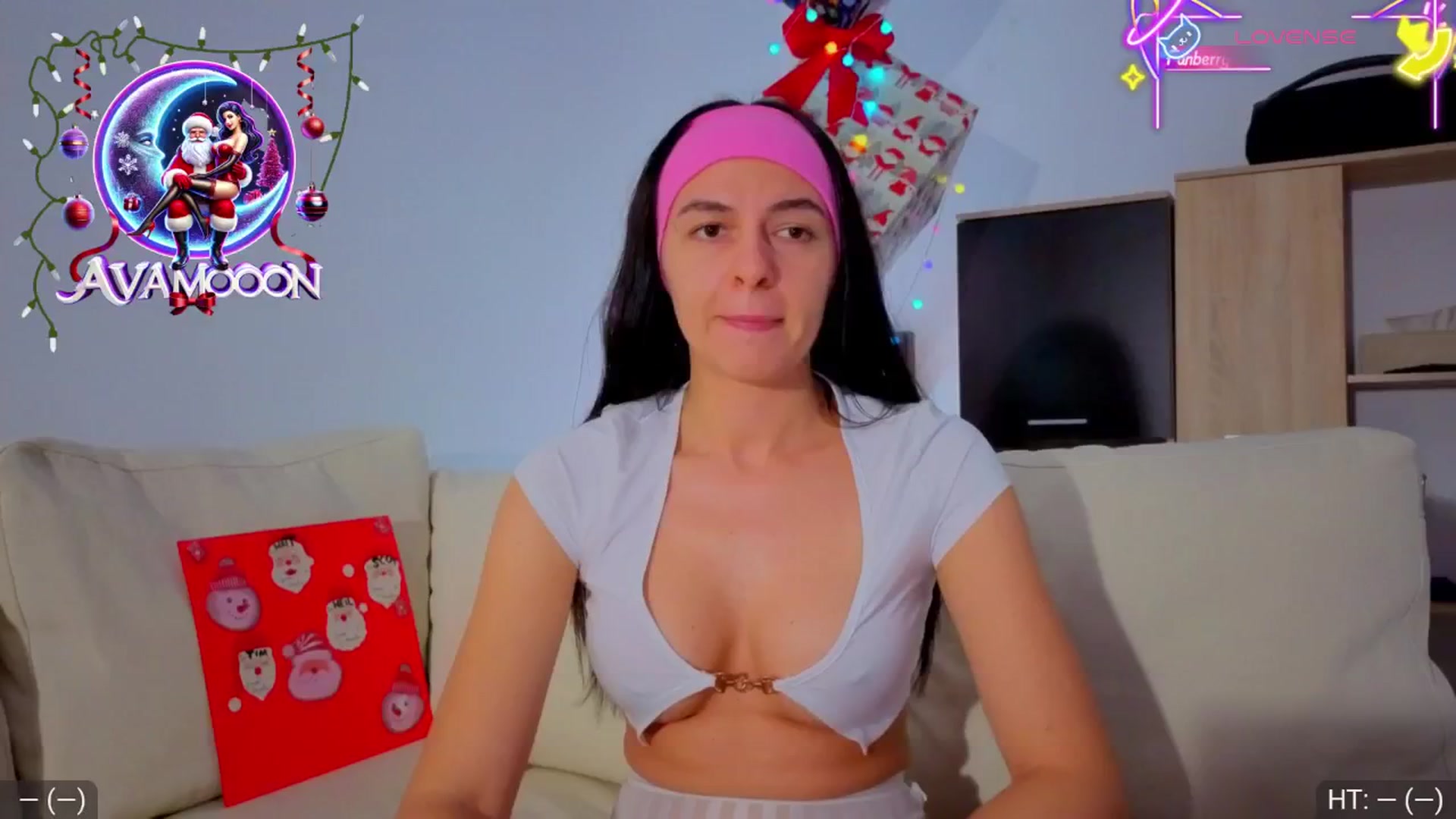 Gallery image thumbnail from AvaMoonlight's myfreecams stream on, 12/24/2025, 01:27 image 3 of 20