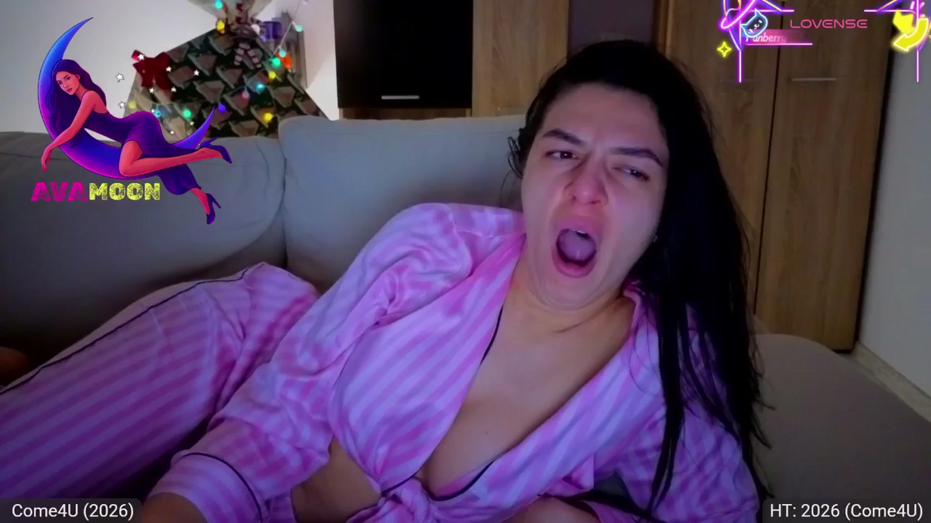 Gallery image thumbnail from AvaMoonlight's myfreecams stream on, 01/03/2026, 24:27 image 11 of 20