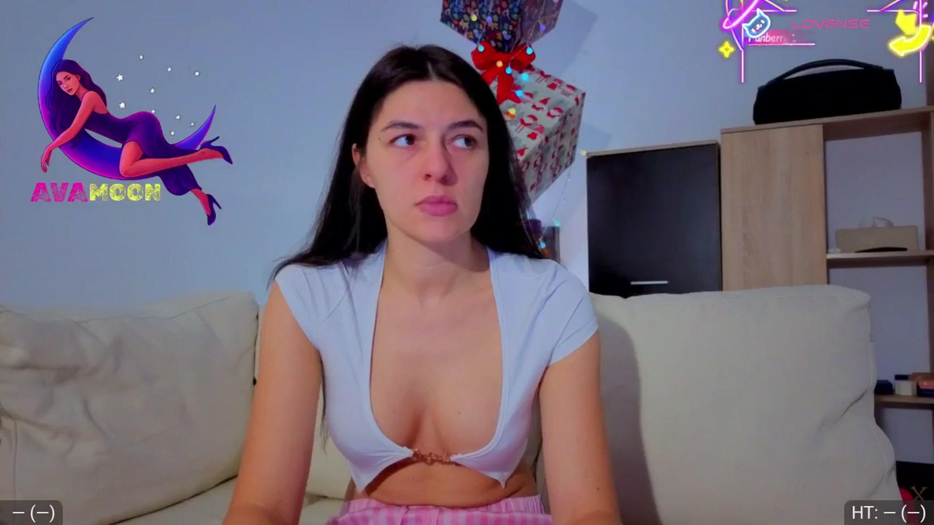 Gallery image thumbnail from AvaMoonlight's myfreecams stream on, 01/03/2026, 17:14 image 6 of 20