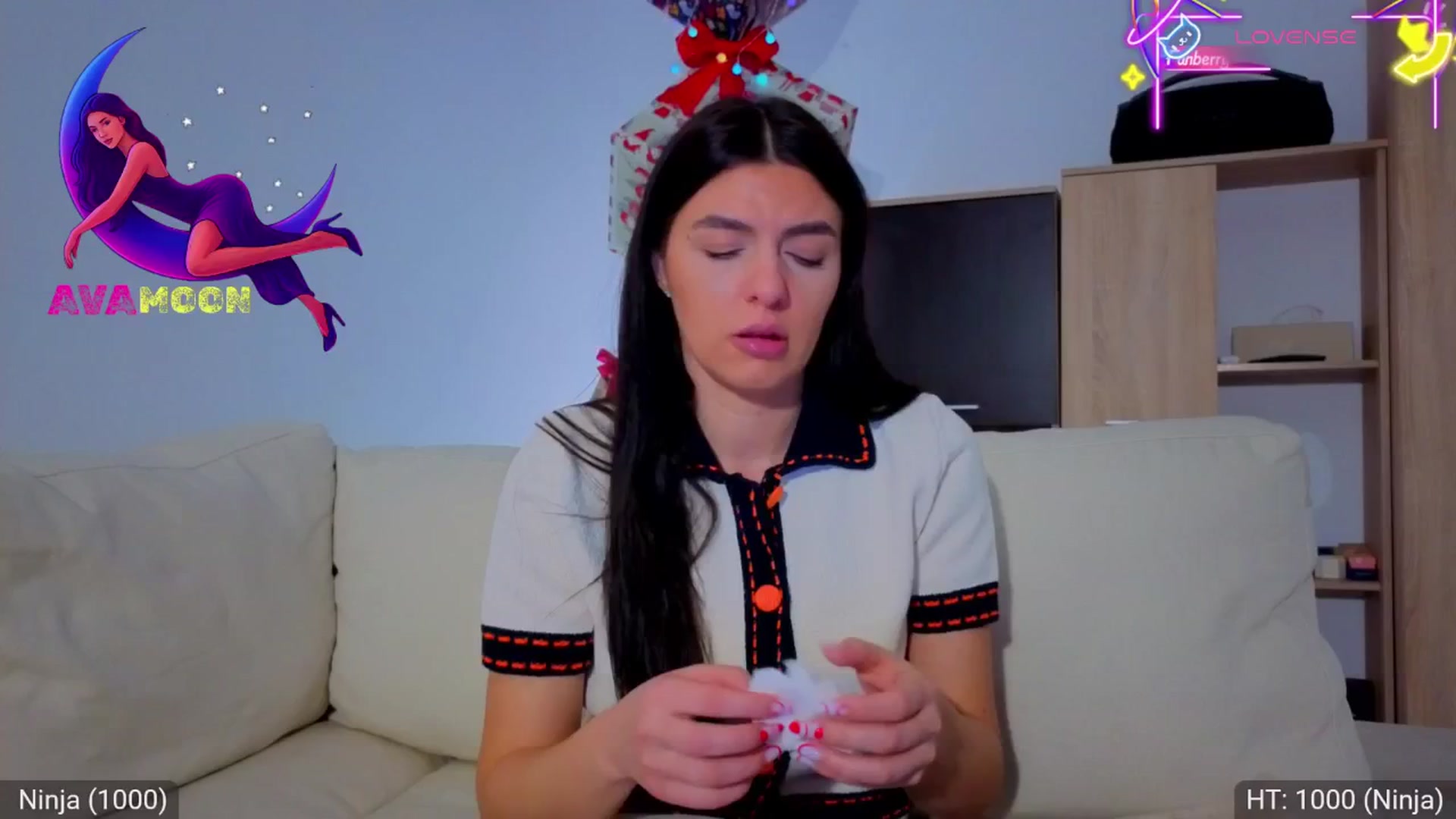 Gallery image thumbnail from AvaMoonlight's myfreecams stream on, 01/04/2026, 17:09 image 13 of 20