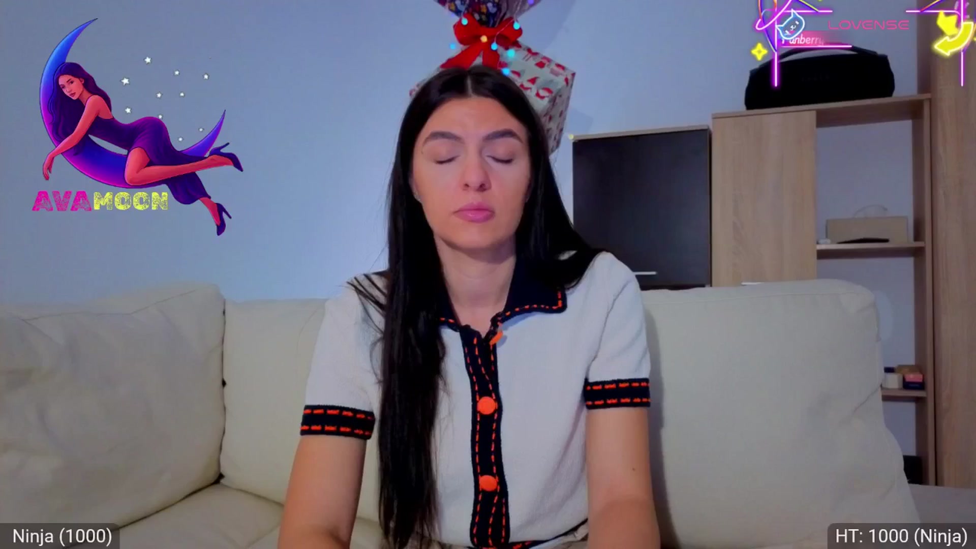 Gallery image thumbnail from AvaMoonlight's myfreecams stream on, 01/04/2026, 17:09 image 11 of 20