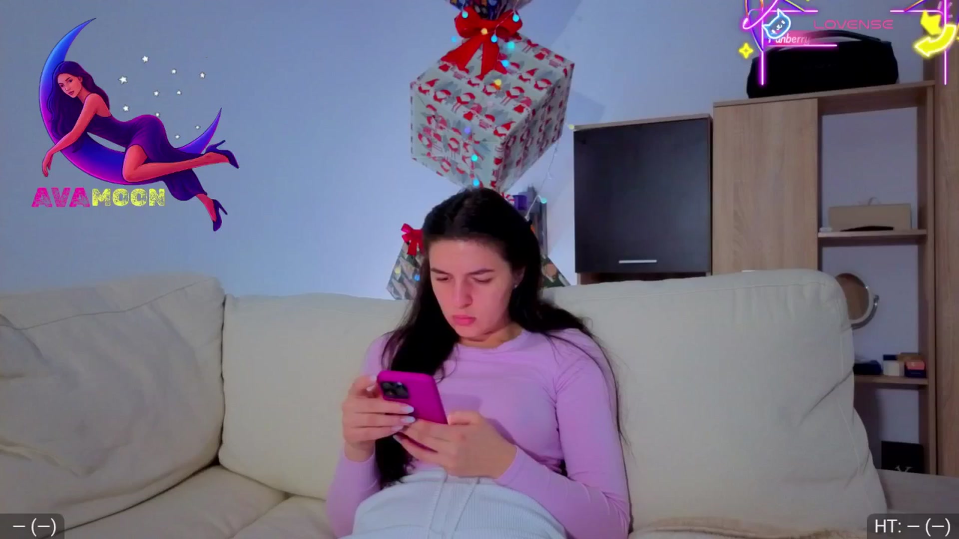 Gallery image thumbnail from AvaMoonlight's myfreecams stream on, 01/08/2026, 17:11 image 4 of 20