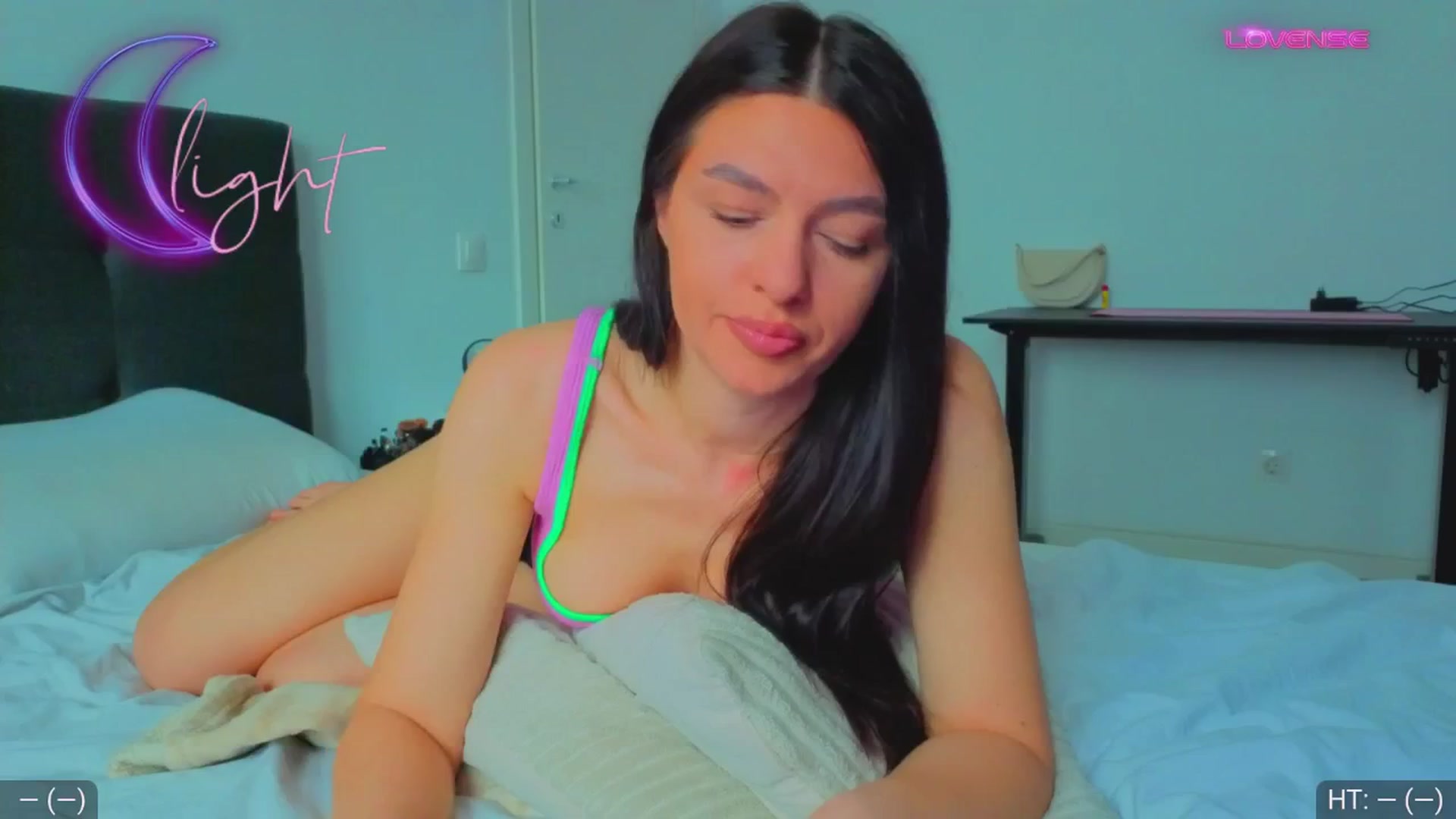 Gallery image thumbnail from AvaMoonlight's myfreecams stream on, 04/22/2026, 16:07 image 4 of 20