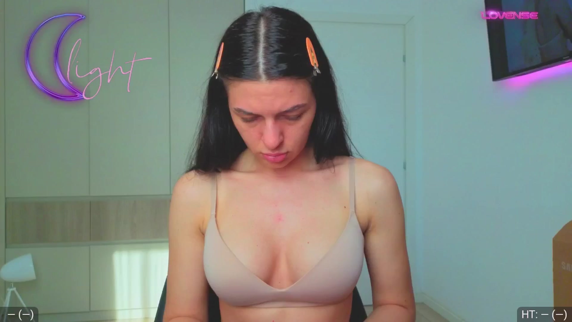 Gallery image thumbnail from AvaMoonlight's myfreecams stream on, 05/01/2026, 15:44 image 3 of 20