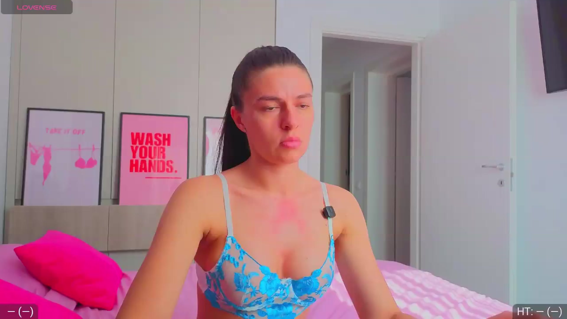 Gallery image thumbnail from AvaMoonlight's myfreecams stream on, 06/05/2026, 15:33 image 2 of 20