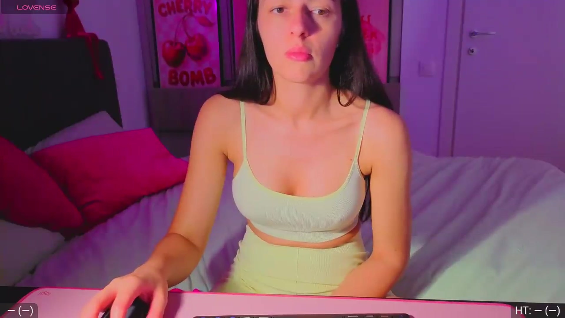 Gallery image thumbnail from AvaMoonlight's myfreecams stream on, 07/09/2026, 23:39 image 14 of 20
