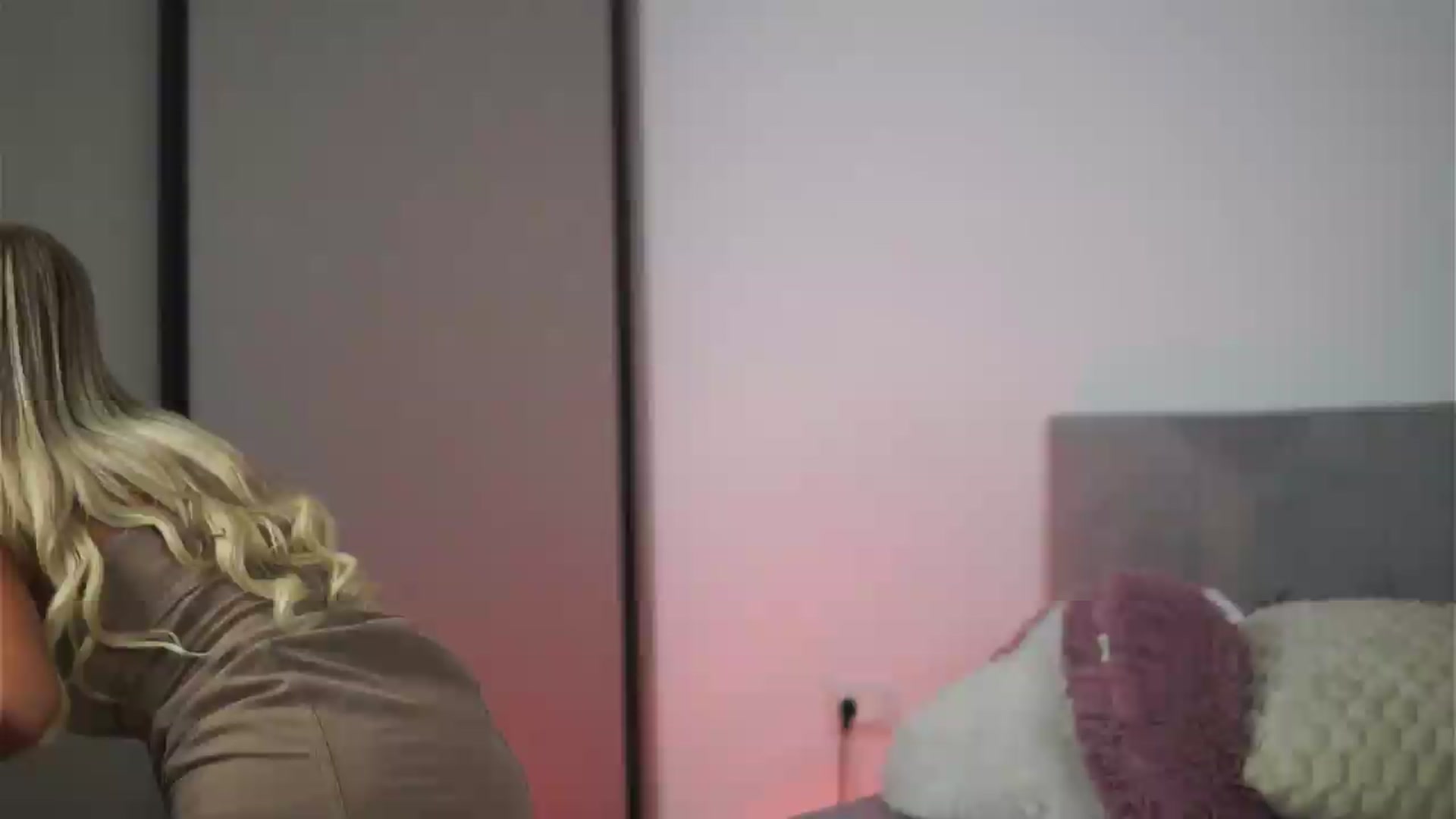 Gallery image thumbnail from AvaShay's myfreecams stream on, 08/17/2026, 02:08 image 2 of 20