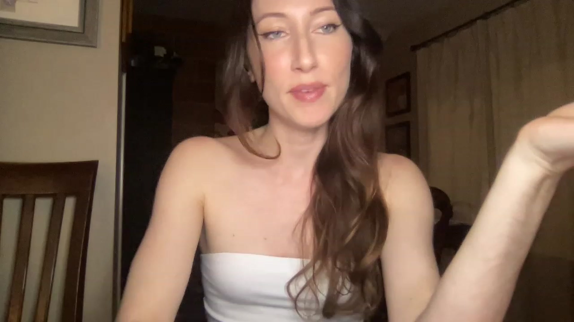 Gallery image thumbnail from AvaTheCreator's myfreecams stream on, 01/12/2023, 04:51 image 4 of 20