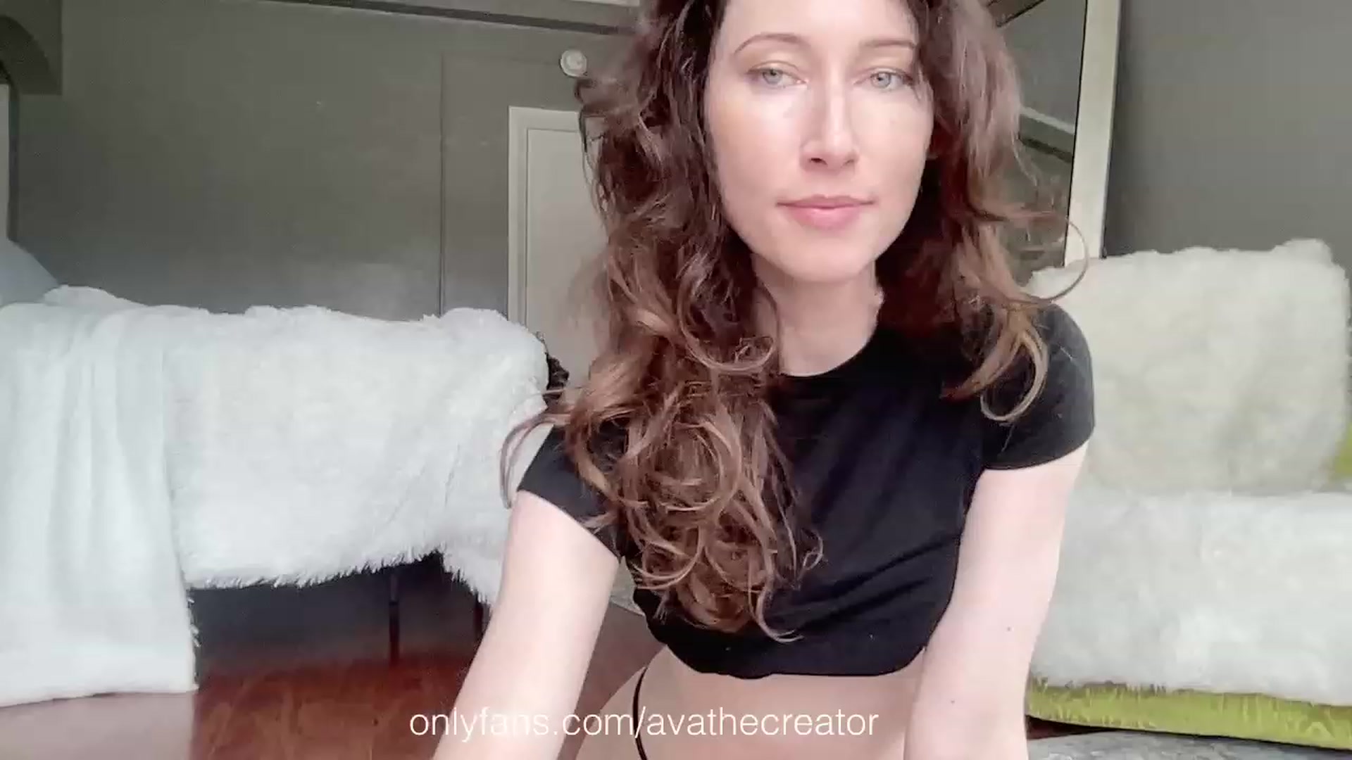 Gallery image thumbnail from AvaTheCreator's myfreecams stream on, 05/01/2023, 20:17 image 15 of 20