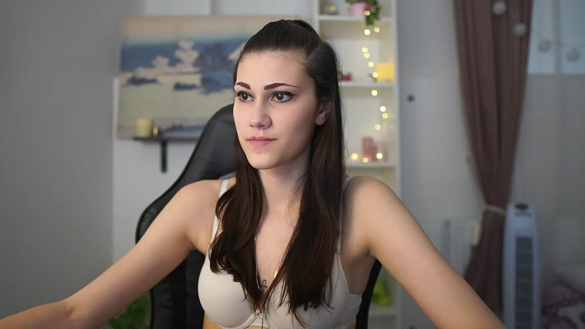 Gallery image thumbnail from Ava_Addams_'s myfreecams stream on, 04/07/2023, 12:18 image 6 of 20