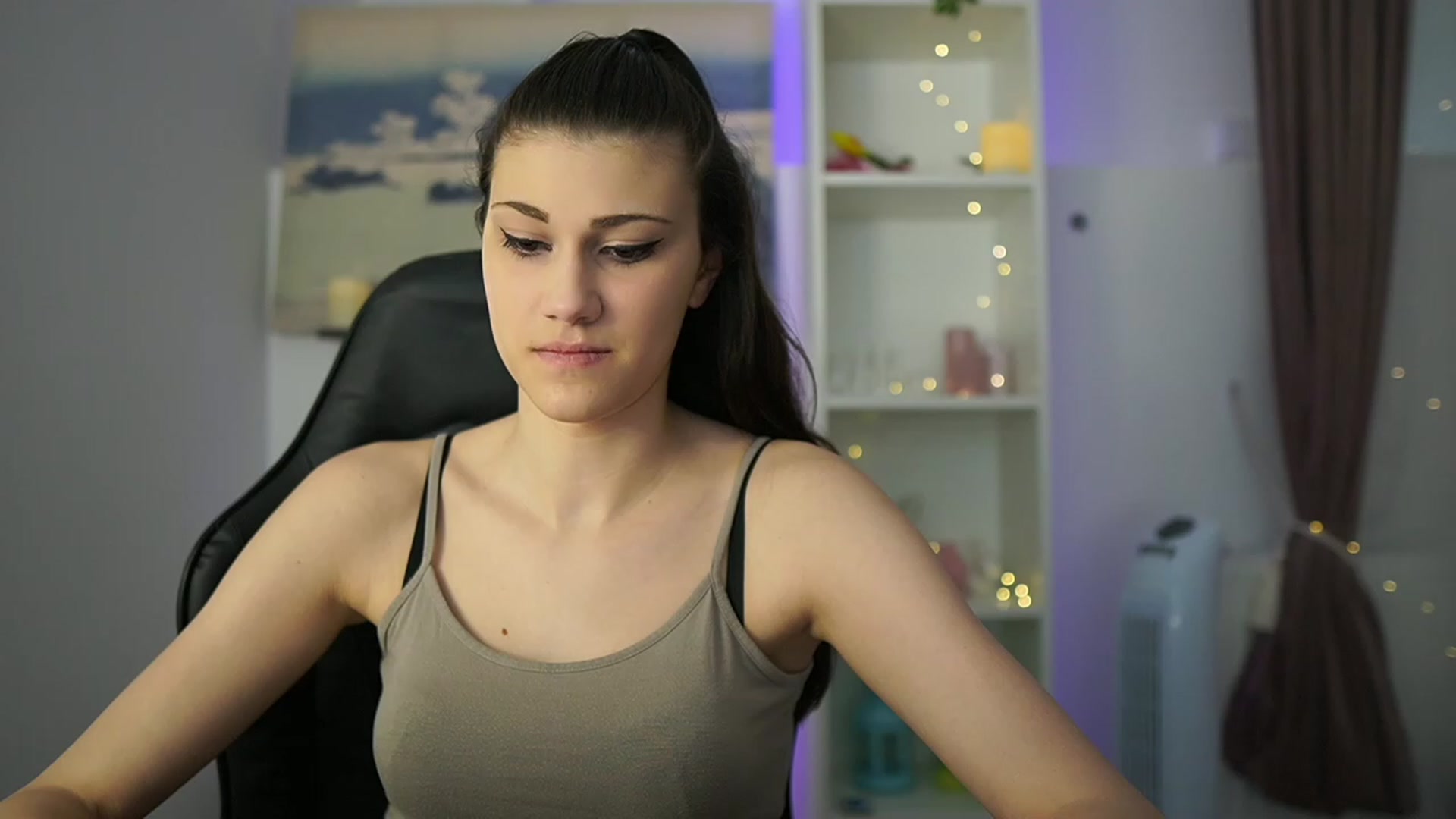 Gallery image thumbnail from Ava_Addams_'s myfreecams stream on, 04/24/2023, 11:25 image 17 of 20