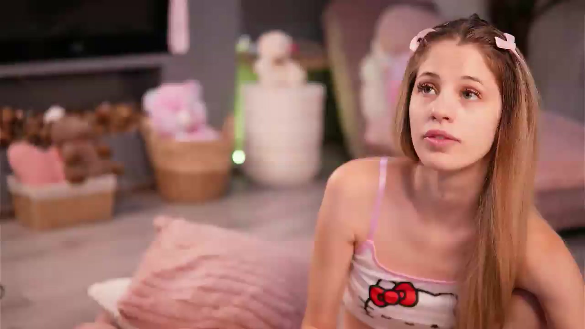 Gallery image thumbnail from Ava_Sykes's myfreecams stream on, 08/18/2026, 11:52 image 19 of 20
