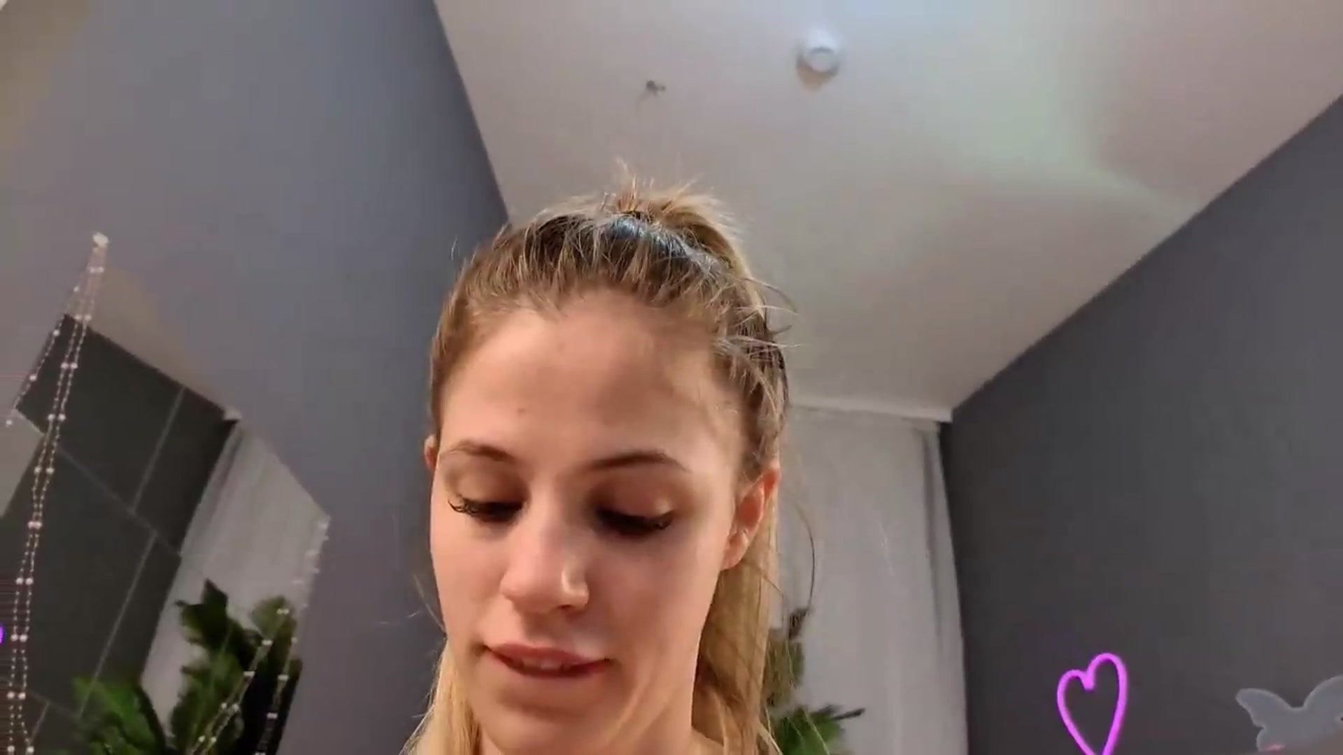 Gallery image thumbnail from Ava_Sykes's myfreecams stream on, 08/19/2026, 13:35 image 19 of 20