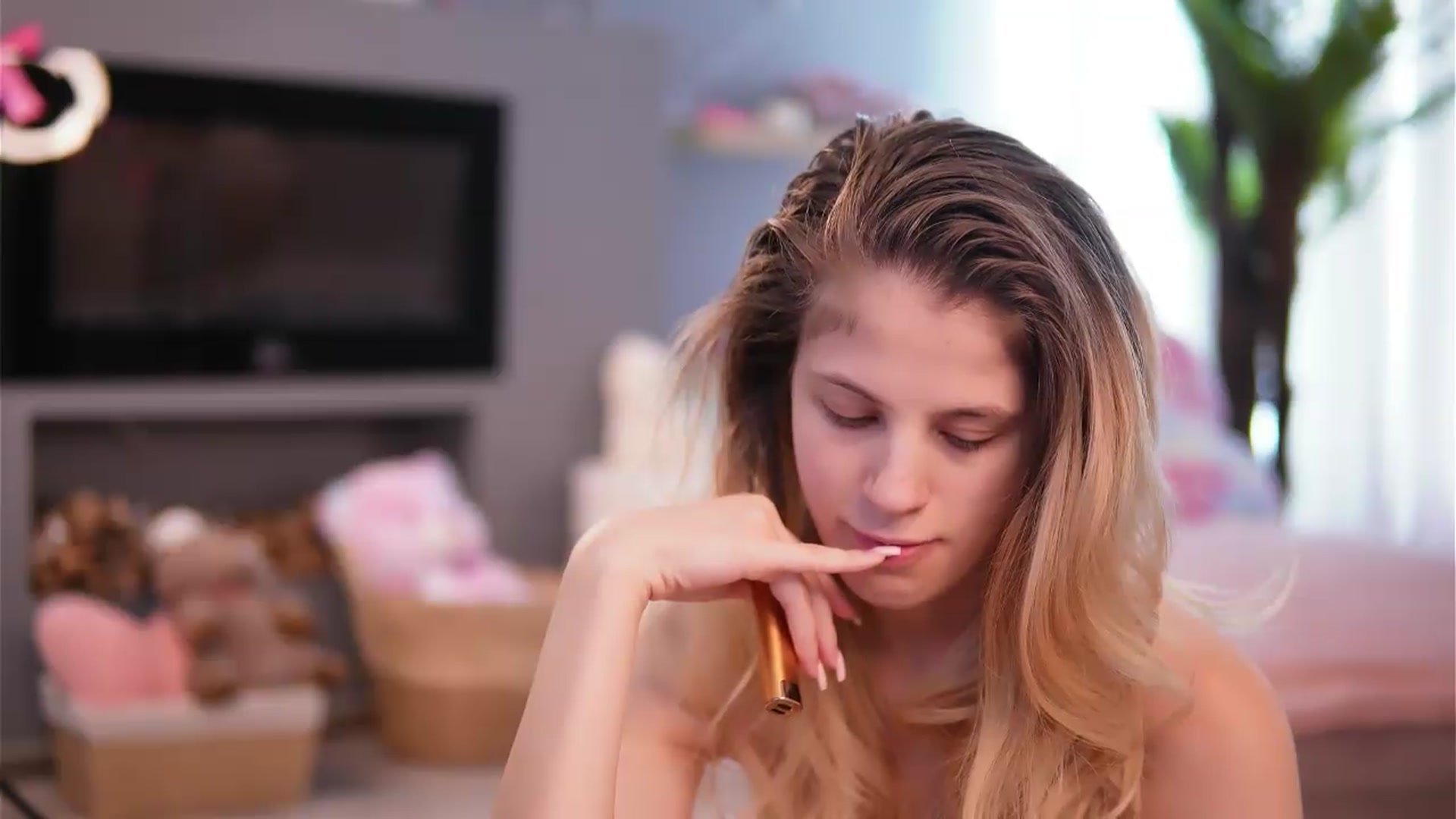 Gallery image thumbnail from Ava_Sykes's myfreecams stream on, 09/06/2026, 18:16 image 6 of 20