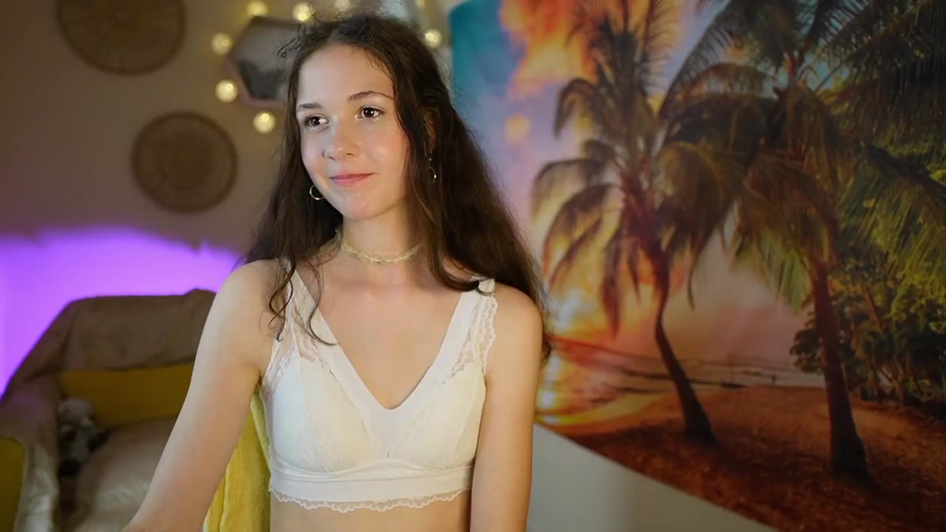 Gallery image thumbnail from Ava__Taylor_'s myfreecams stream on, 08/02/2024, 17:08 image 17 of 20